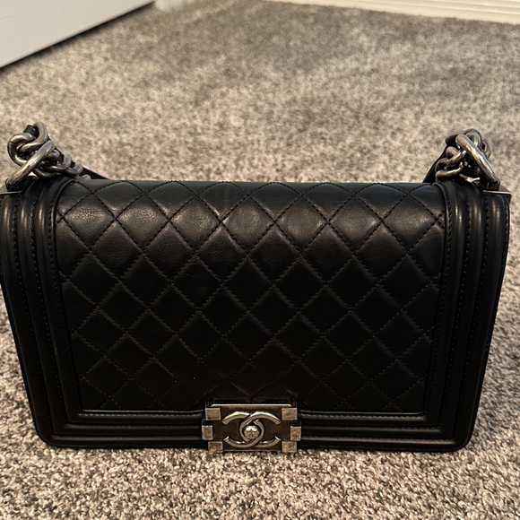 CHANEL Black Quilted Crossbody Calf Leather Bag Le Boy - Picture 1 of 8